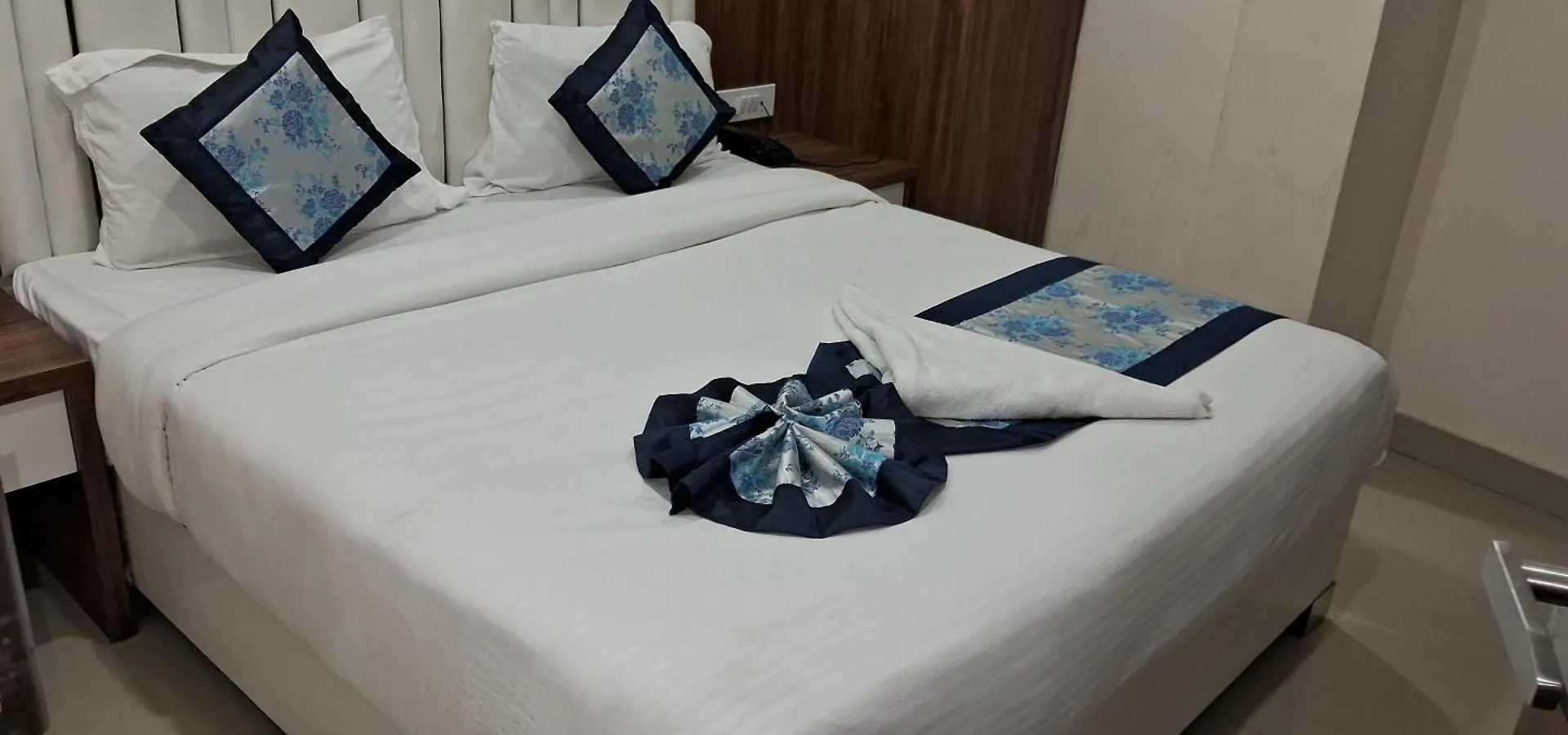 **  Hotel Shree Radha Krishna Varanasi Índia