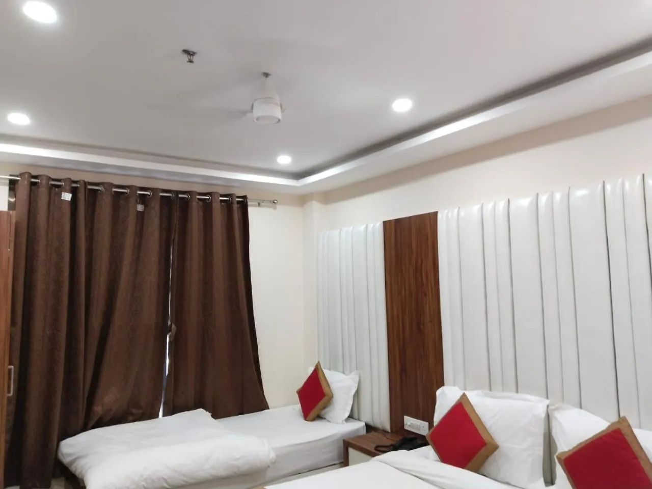 **  Hotel Shree Radha Krishna Varanasi Índia