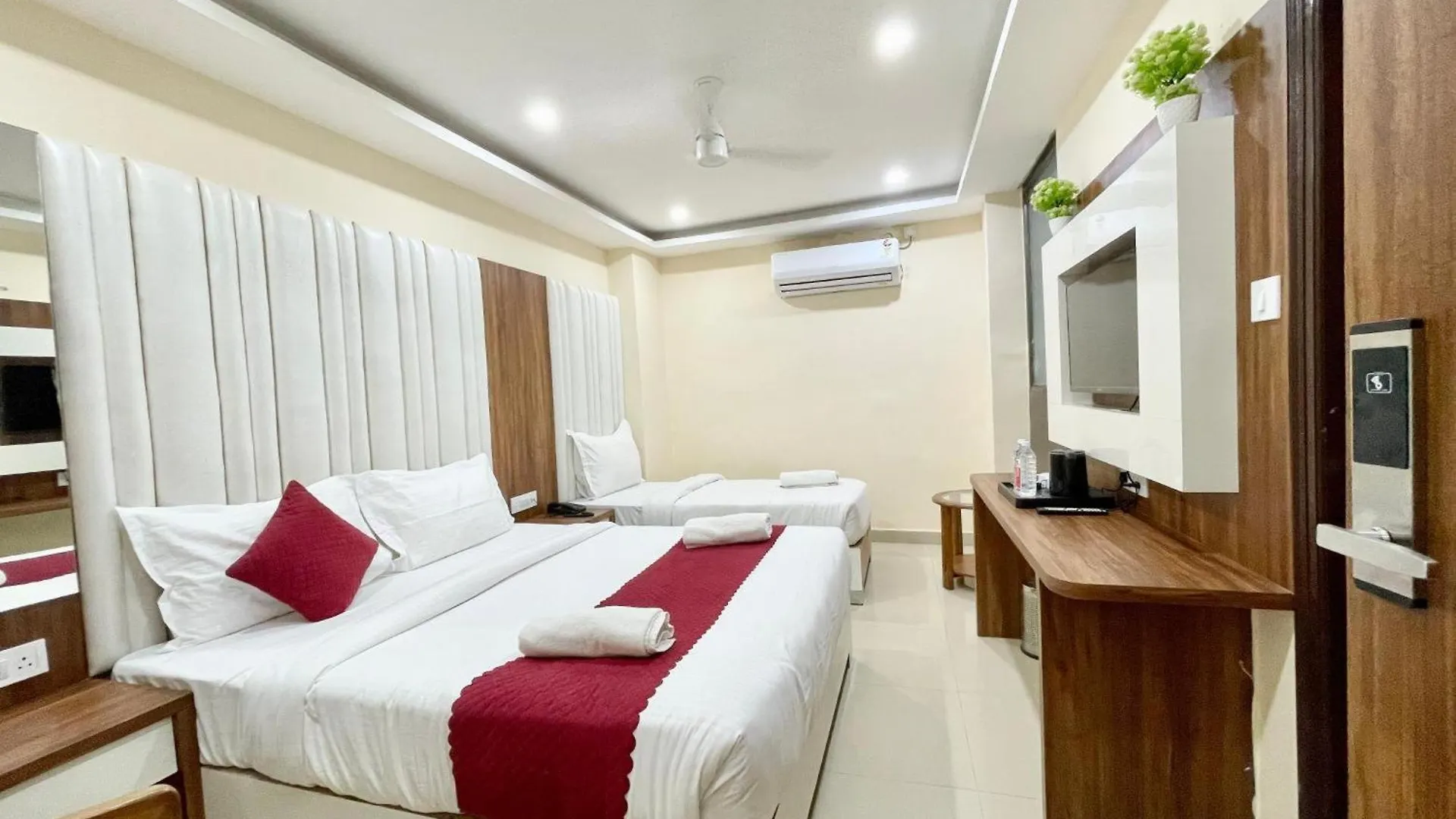Hotel Shree Radha Krishna Varanasi 2*,  Índia