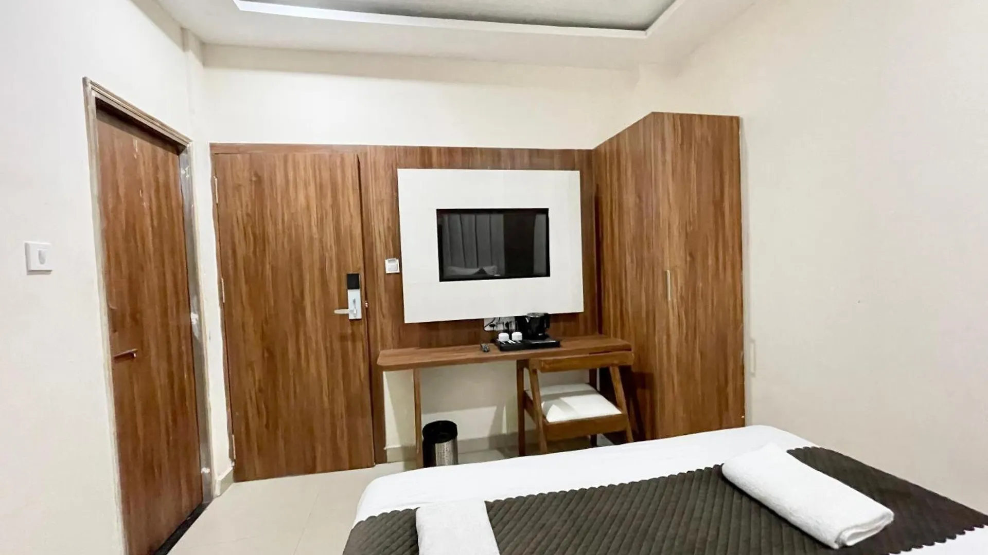 Hotel Shree Radha Krishna Varanasi