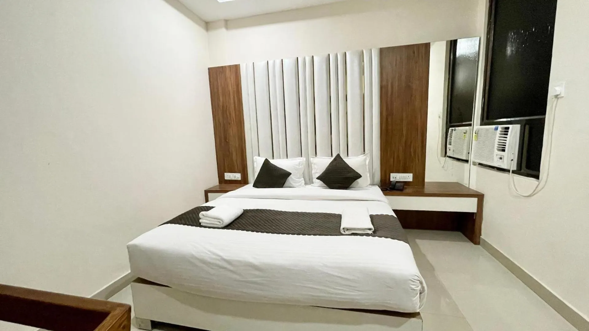 Hotel Shree Radha Krishna Варанаси