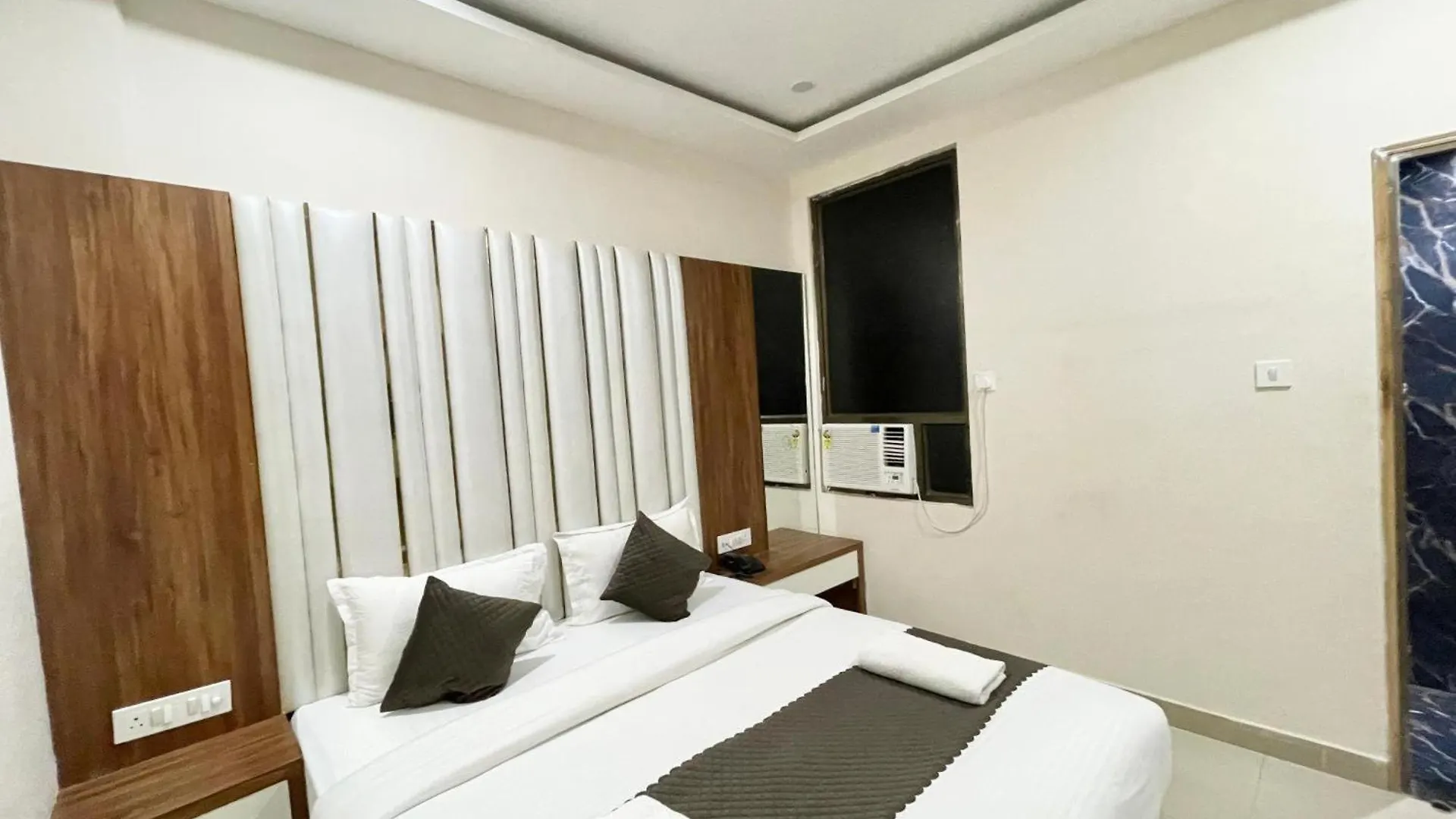 Hotel Shree Radha Krishna Варанаси
